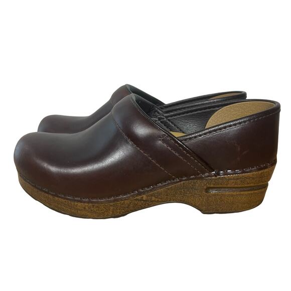 Dansko Shoes - Dansko Professional Brown Leather Work Clogs Womens Size EU 37 US 6.5 7